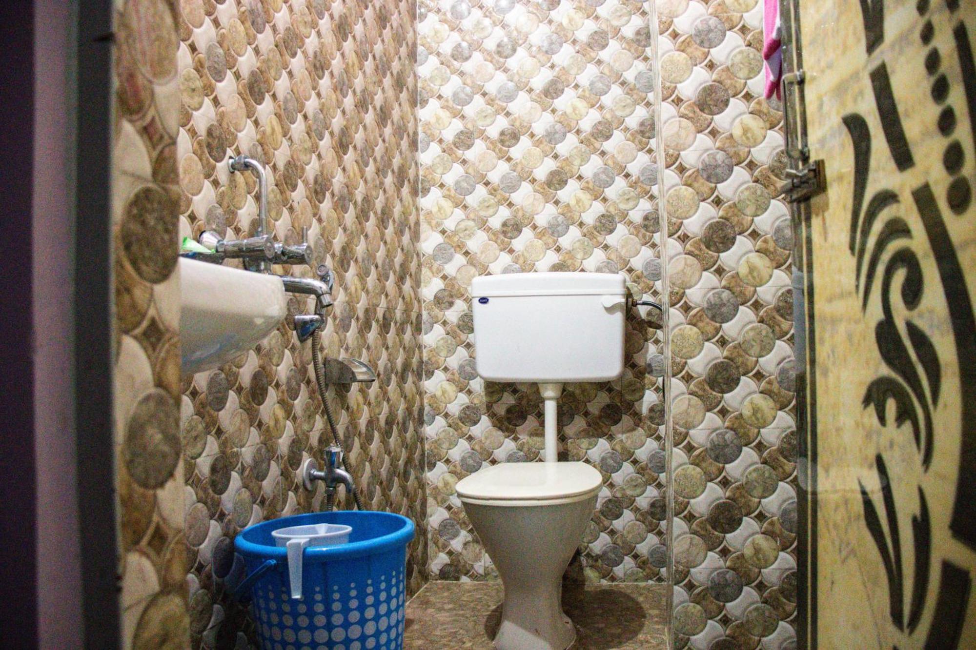 Promudini Guest House 실롱 외부 사진